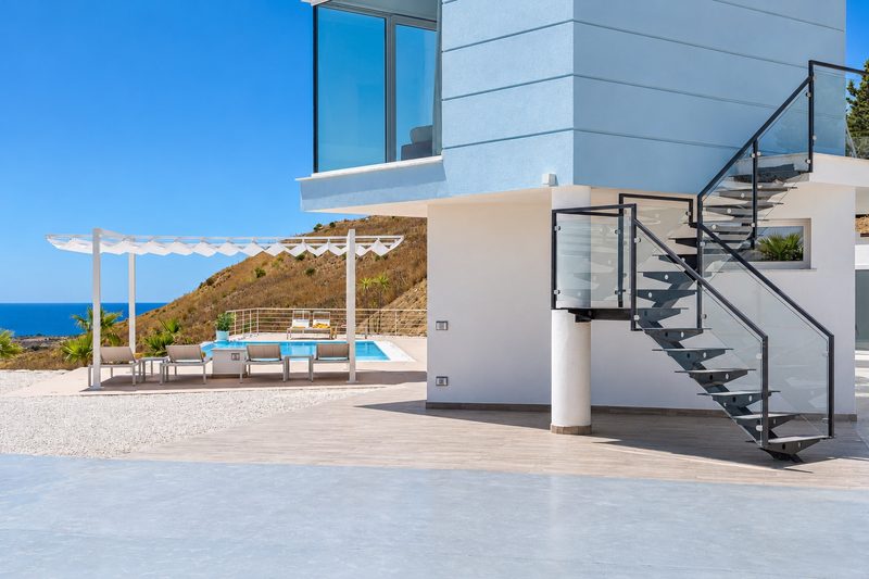 Terrazze e pergolati di Villa Domizia, Bovo Marina