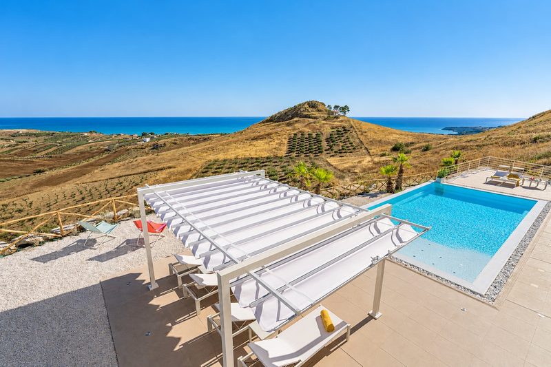 Terrazze e pergolati di Villa Domizia, Bovo Marina