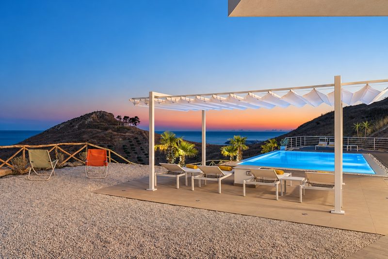 Villa Domizia di sera, Bovo Marina
