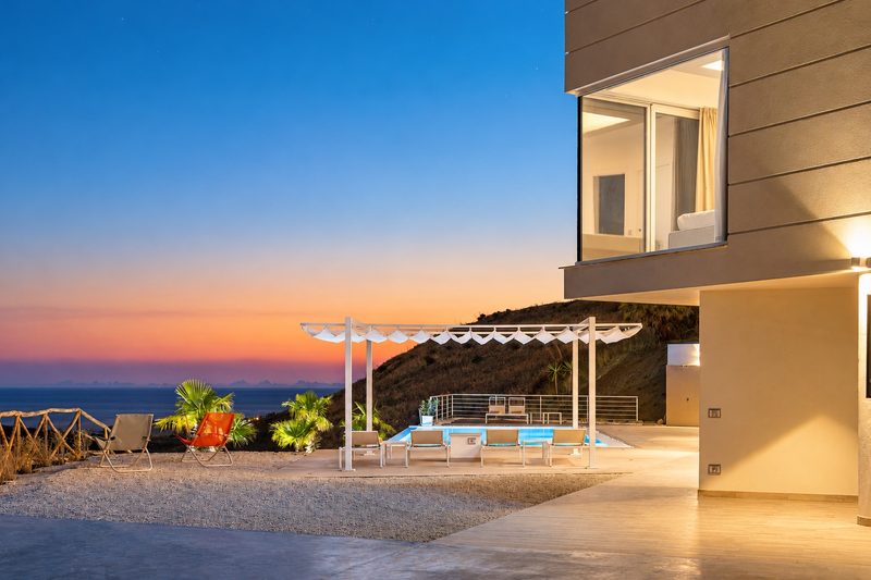 Villa Domizia di sera, Bovo Marina