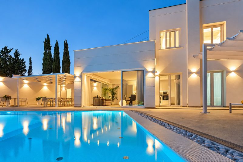Villa Domizia di sera, Bovo Marina