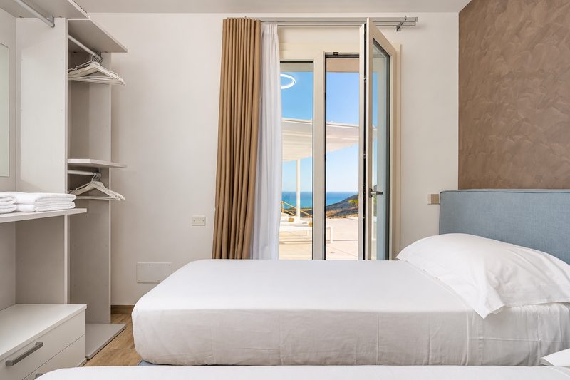 Zona notte di Villa Domizia, Bovo Marina